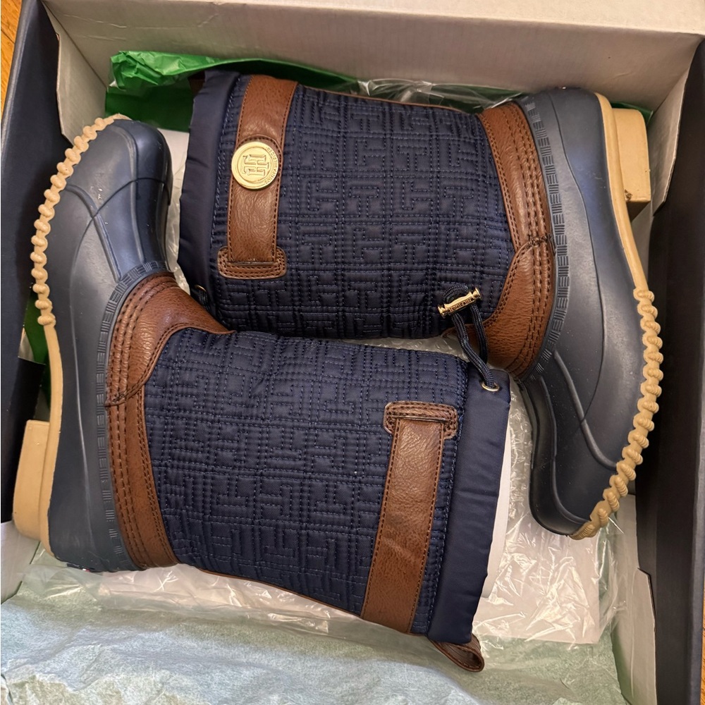 Tommy Hilfiger Navy and Brown Boots Women